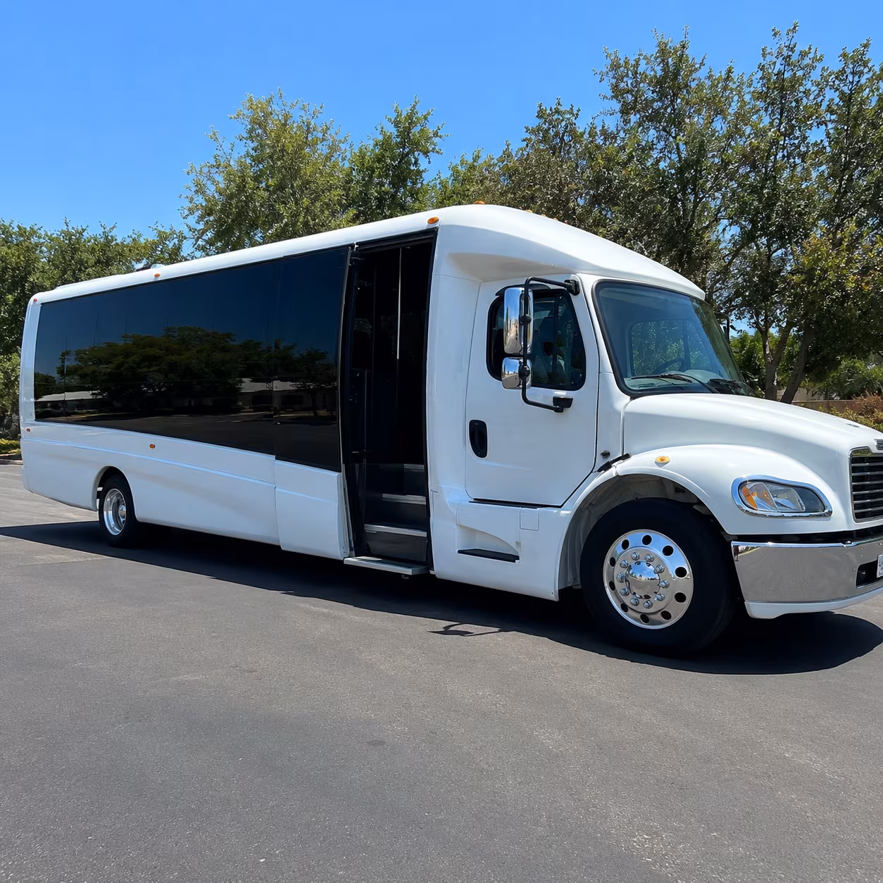 corporate and convention shuttle buses serving north las vegas